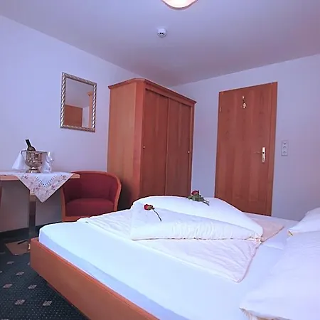 Waldhof Hotel 3*